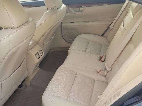 Used 2013 Lexus ES 300h image 26