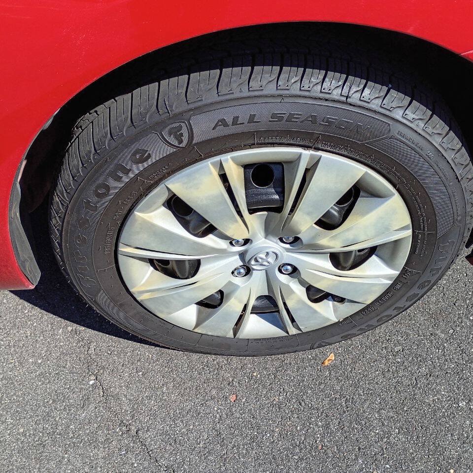 Used 2011 Toyota Yaris Sedan w/ PWR Pkg w/Steel Wheels FWD image 30