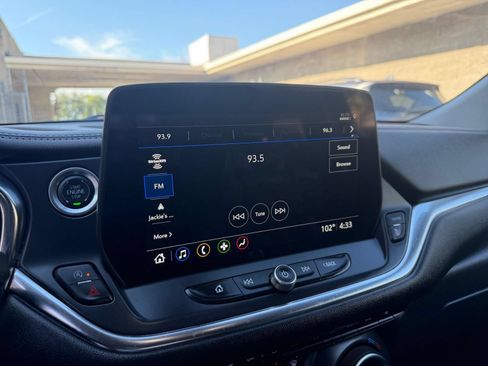 Used 2025 Chevrolet Blazer LT FWD image 19