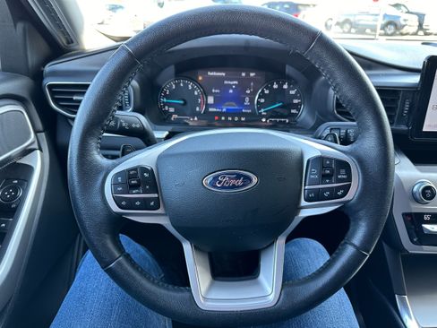 Certified 2021 Ford Explorer XLT w/ Equipment Group 202A image 15
