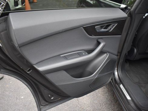 Used 2019 Audi Q8 Premium Plus AWD/4WD image 30