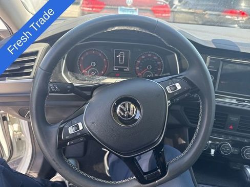 Used 2021 Volkswagen Jetta SE FWD image 6