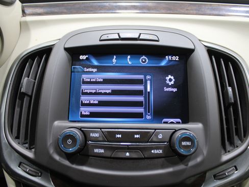 Used 2014 Buick LaCrosse Leather w/ Driver Confidence Package image 14