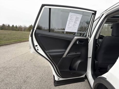 Used 2017 Toyota RAV4 XLE image 20