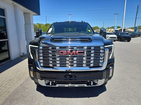 New 2025 GMC Sierra 2500 Denali w/ Technology Package AWD/4WD image 2