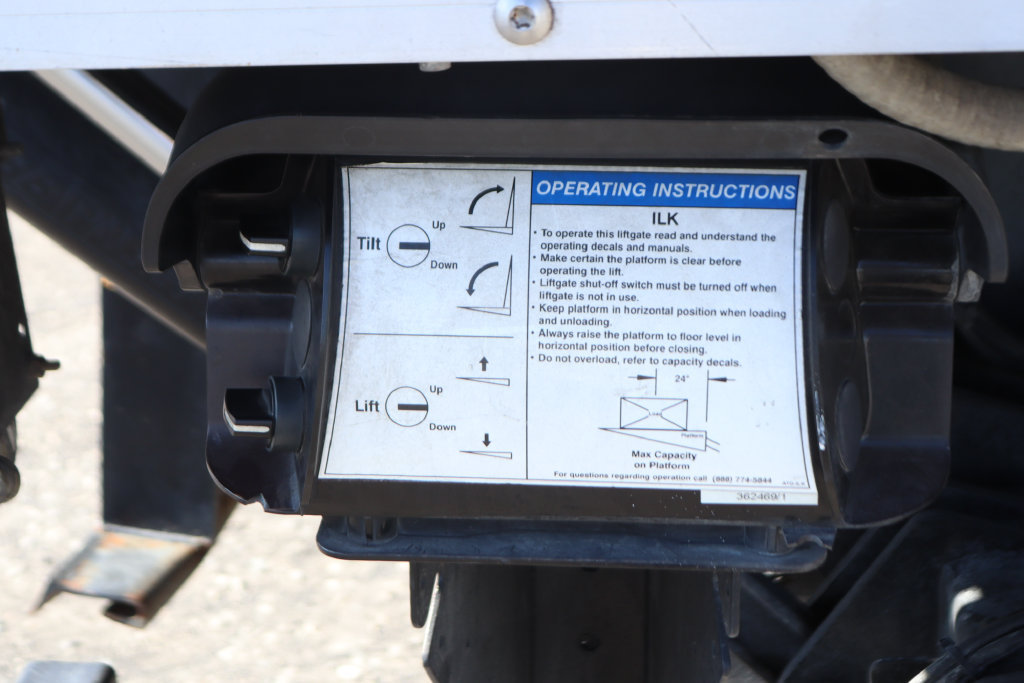 Used 2015 Ford F650 2WD Crew Cab Super Duty image 11