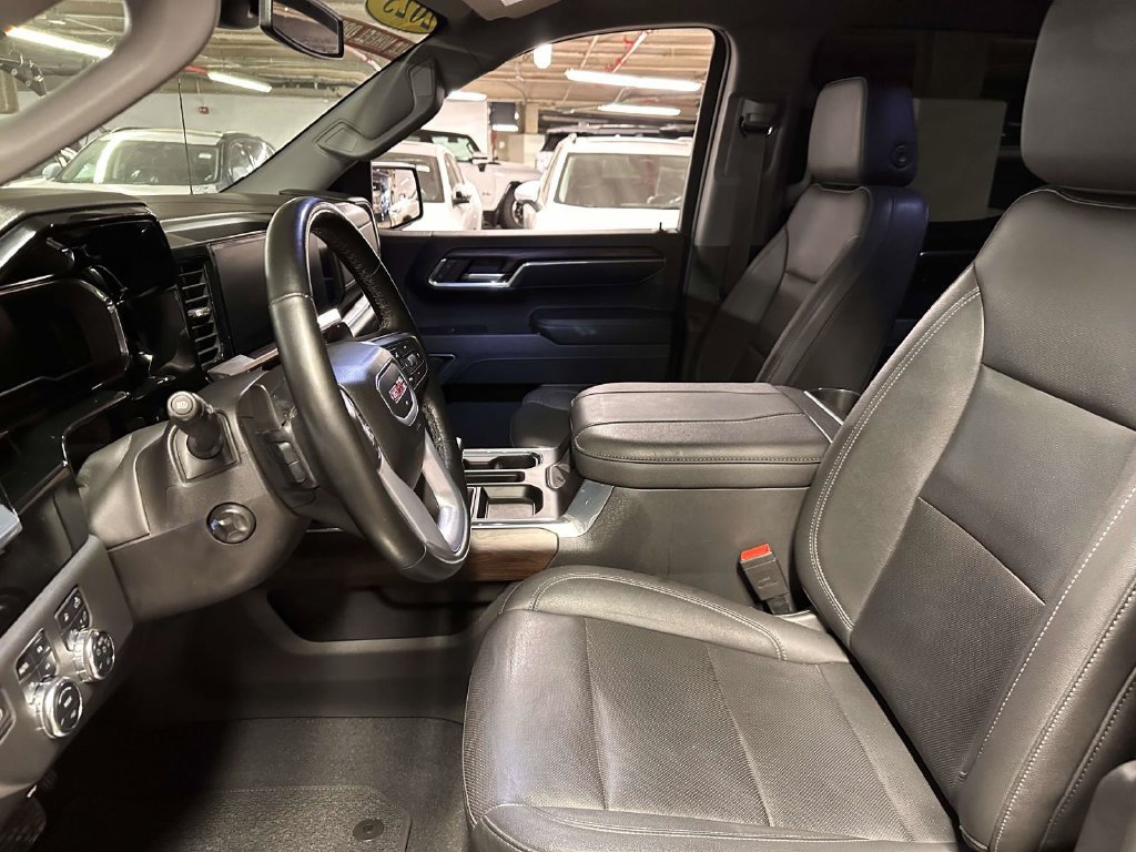 Used 2023 GMC Sierra 1500 SLT w/ SLT Premium Plus Package AWD/4WD image 15