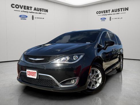 Used 2020 Chrysler Pacifica Touring-L image 1