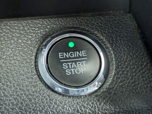 Used 2018 Ford F150 Lariat w/ Equipment Group 502A Luxury AWD/4WD image 21