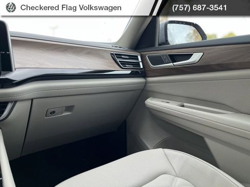 New 2026 Volkswagen Atlas SE image 25