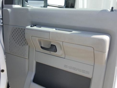 Used 2021 Ford E-350 and Econoline 350 Super Duty w/ Power Windows & Locks Group image 25