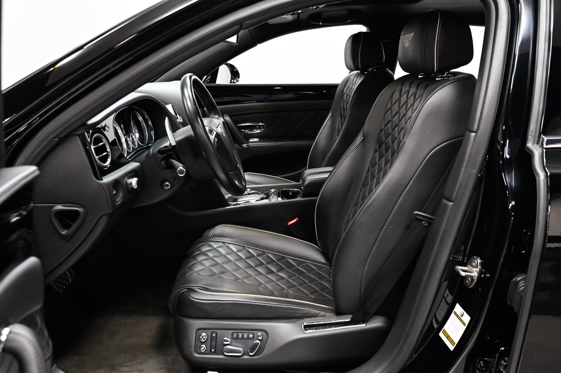 Used 2017 Bentley Flying Spur S V8 AWD/4WD image 9