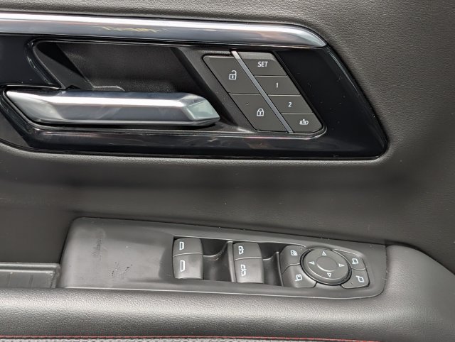 Used 2025 Chevrolet Tahoe RST w/ Advanced Technology Package AWD/4WD image 18