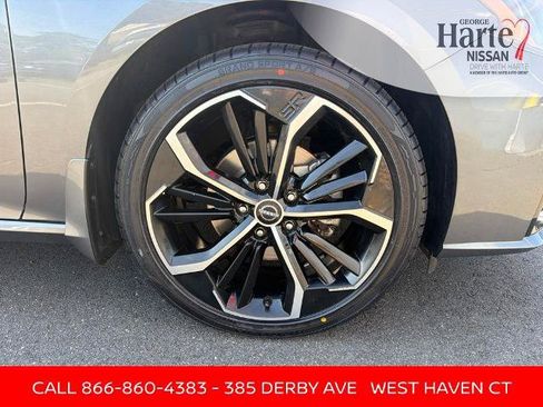 Certified 2024 Nissan Altima 2.5 SR AWD/4WD image 11