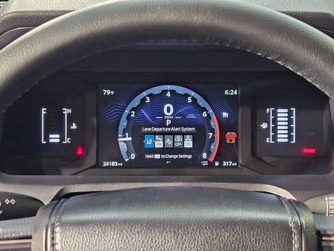 Certified 2025 Toyota 4Runner SR5 AWD/4WD image 15