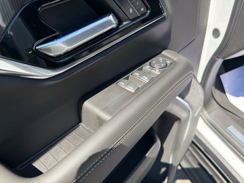 New 2026 GMC Yukon Elevation w/ Elevation Premium Package AWD/4WD image 14