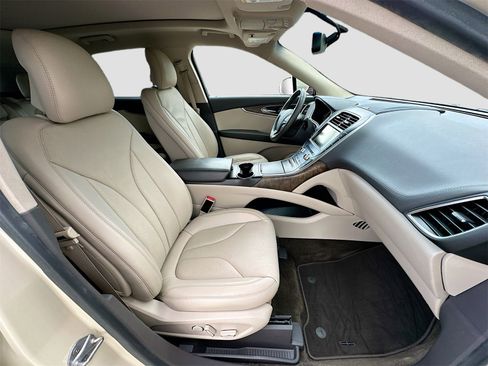 Used 2016 Lincoln MKX Reserve w/ Technology Package image 29