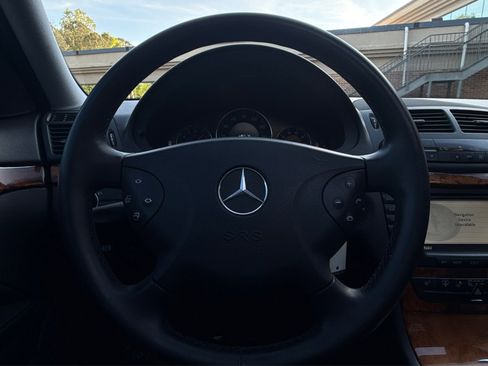 Used 2005 Mercedes-Benz E 500 4MATIC Sedan image 29