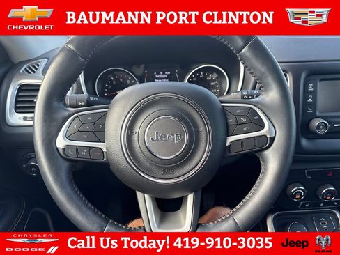 Used 2018 Jeep Compass Latitude w/ Cold Weather Group AWD/4WD image 15