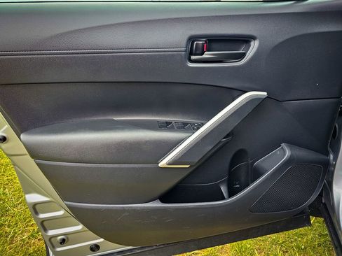 Used 2024 Toyota Corolla Cross AWD Hybrid image 10