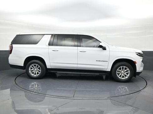 Used 2022 Chevrolet Suburban LS image 6