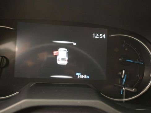 Used 2025 Toyota RAV4 XLE AWD/4WD image 11