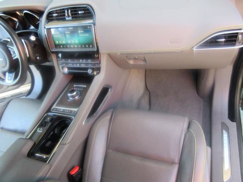 Used 2019 Jaguar F-PACE R-Sport AWD/4WD image 29