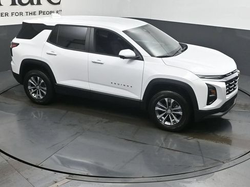 New 2026 Chevrolet Equinox LT w/ Safety and Technology Package FWD image 16