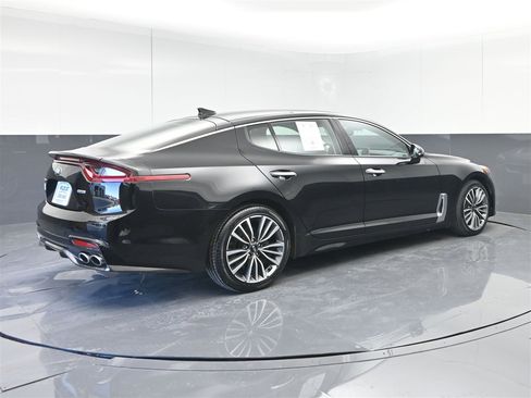 Used 2019 Kia Stinger Premium image 5