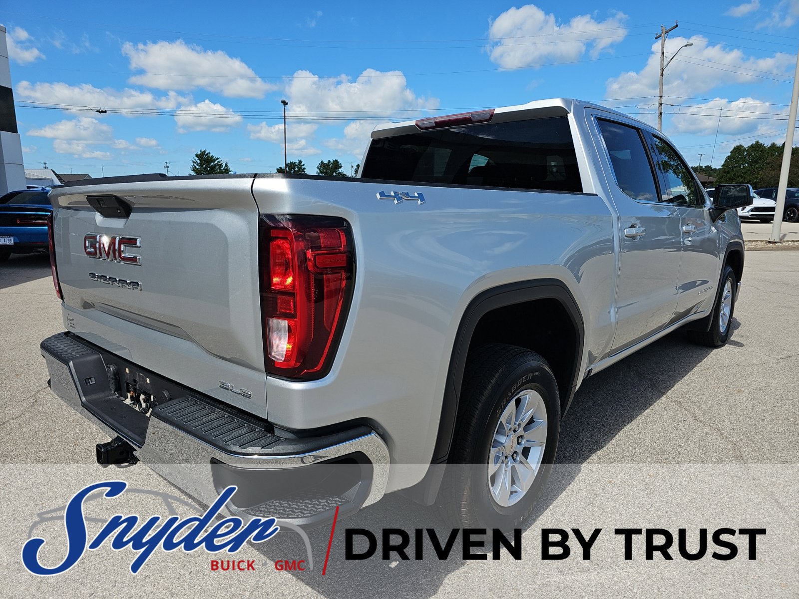 Used 2019 GMC Sierra 1500 SLE w/ SLE Value Package AWD/4WD image 7