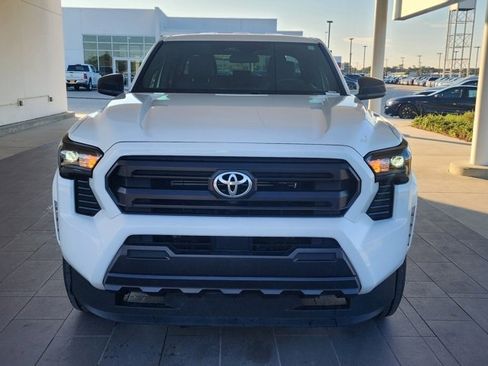 Used 2024 Toyota Tacoma SR image 3