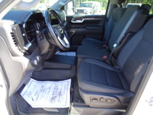 Used 2023 GMC Sierra 1500 4x4 Crew Cab SLE w/ X31 Off-Road Package image 2