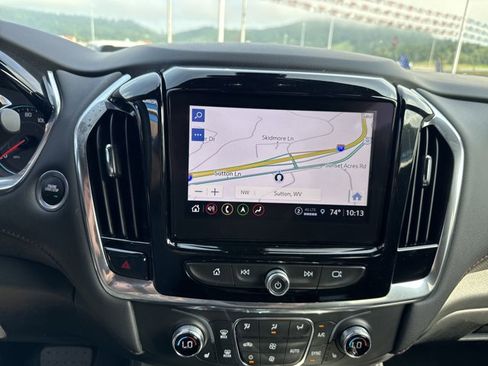 Used 2023 Chevrolet Traverse RS image 21