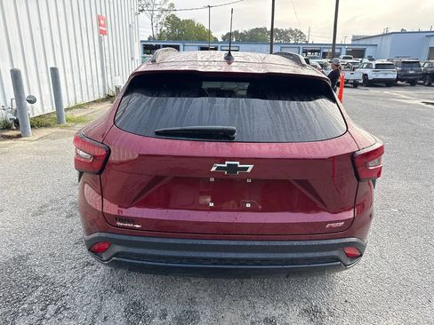 Used 2025 Chevrolet Trax RS w/ Sunroof Package FWD image 7