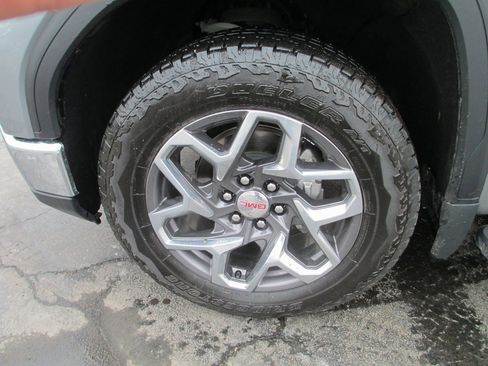 Used 2023 GMC Sierra 1500 SLT w/ SLT Convenience Package image 13