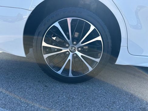 Used 2020 Toyota Camry SE image 36