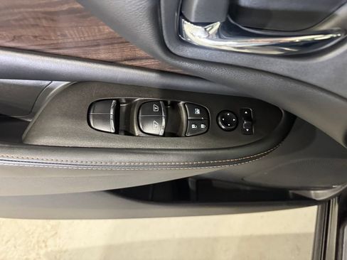 Used 2023 Nissan Murano Platinum AWD/4WD image 17