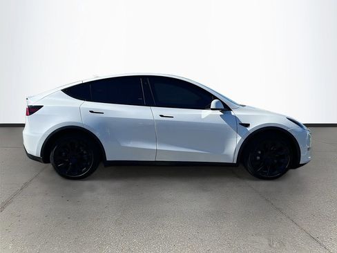 Used 2021 Tesla Model Y Long Range image 8