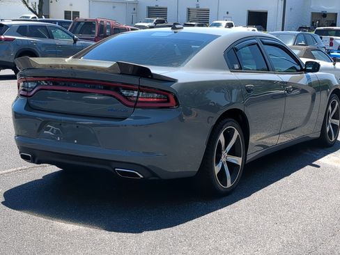 Used 2017 Dodge Charger SXT w/ Plus Group RWD image 10