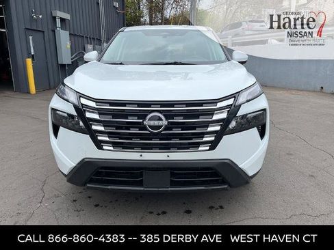 Certified 2025 Nissan Rogue SV AWD/4WD image 2