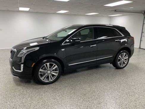 Used 2025 Cadillac XT5 Premium Luxury w/ LPO, Floor Liner Package AWD/4WD image 4