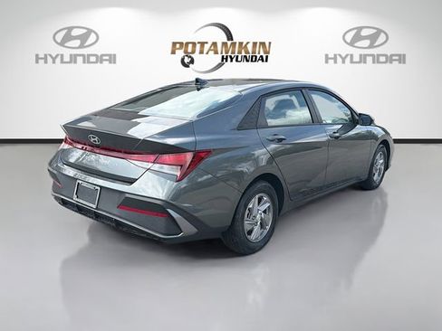 New 2026 Hyundai Elantra SE image 5
