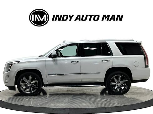 Used 2017 Cadillac Escalade Luxury AWD/4WD image 7