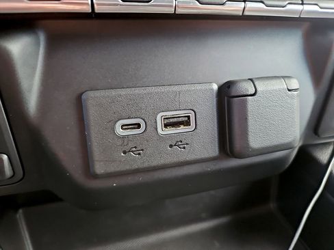 Used 2021 Chevrolet Silverado 1500 RST image 24