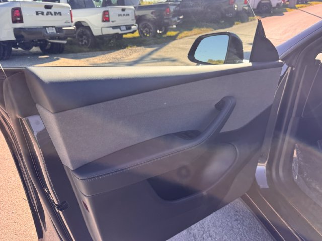 Used 2026 Tesla Model Y AWD image 29