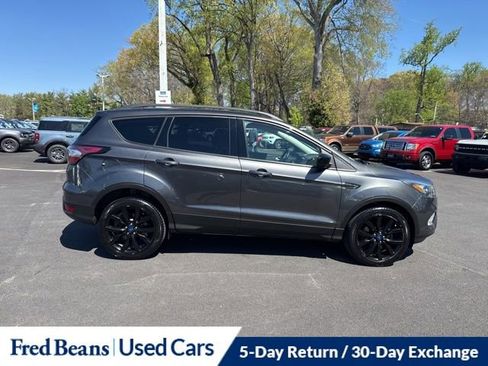 Used 2017 Ford Escape SE w/ Equipment Group 201A AWD/4WD image 8