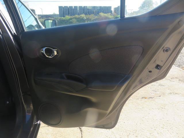 Used 2015 Nissan Versa SV FWD image 21