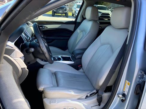 Used 2014 Cadillac SRX Luxury w/ Driver Awareness Package image 8