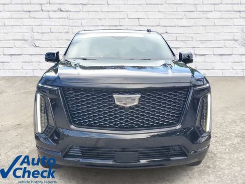 Certified 2026 Cadillac Escalade ESV Sport w/ LPO, ONYX Package AWD/4WD image 6