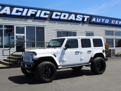 Used 2021 Jeep Wrangler Unlimited Sahara w/ Uconnect 4C Nav & Sound Group AWD/4WD image 1